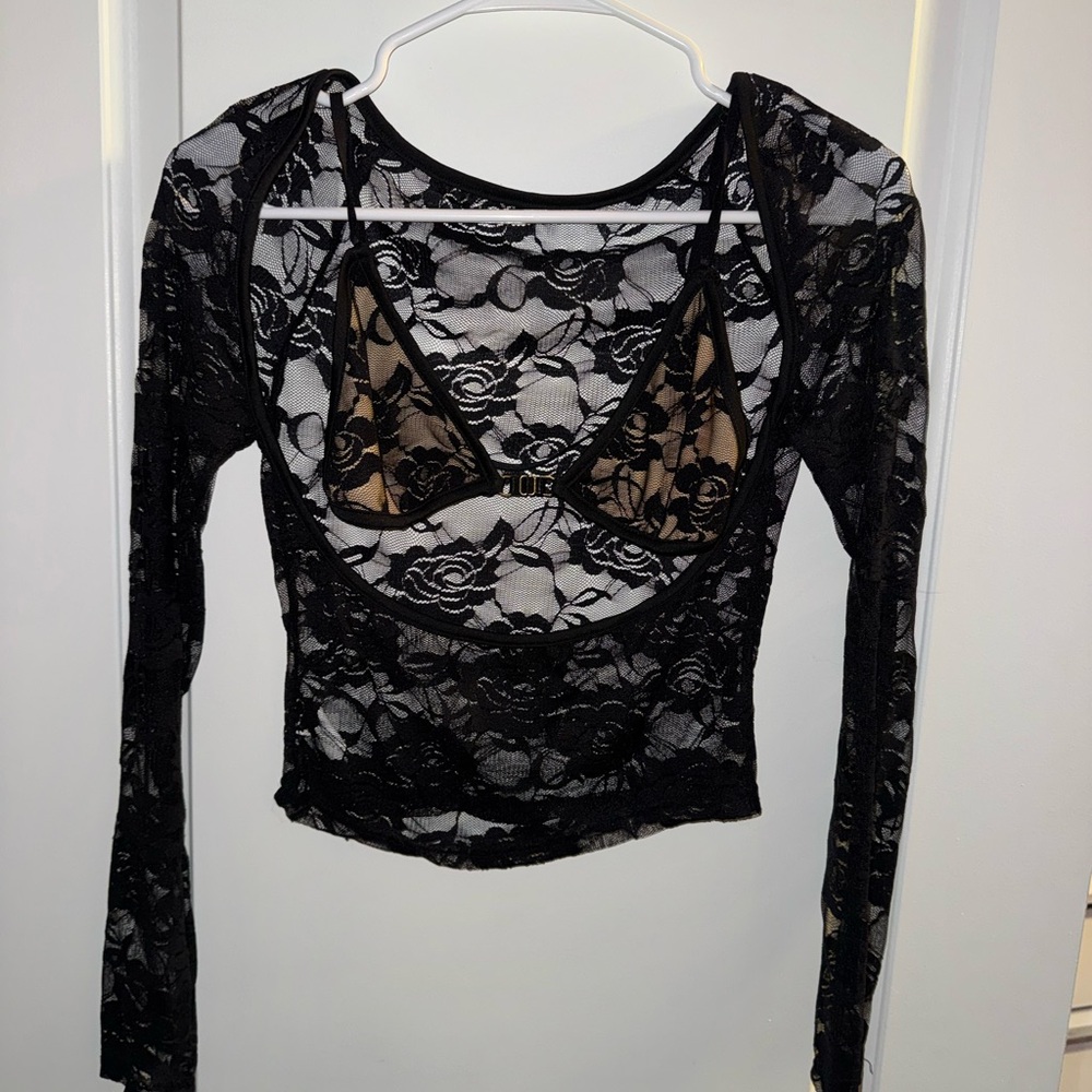 2 piece going out top